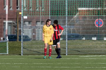 Bild 168 - B-Juniorinnen SG Weststeinburg/Bei - SV Fisia 03 : Ergebnis: 1:2